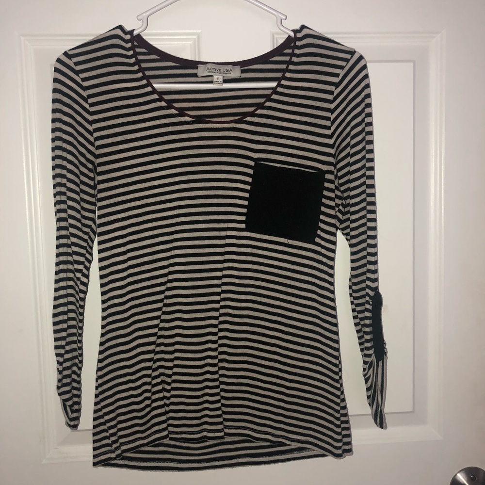 Striped quarter sleeve with black pocket
